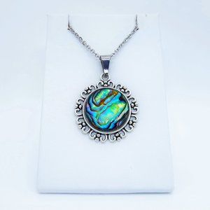 Handcrafted Natural Abalone Seashell / Paua Shell Necklace / Tibetan Style